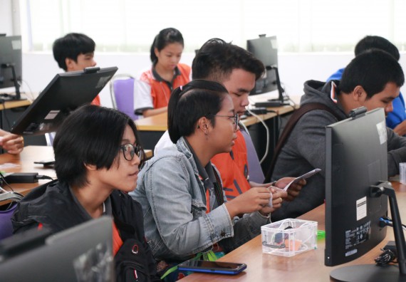 ภาพกิจกรรม  โปรแกรมวิชาวิทยาการคอมพิวเตอร์ จัดอบรมเชิงปฏิบัติการ Micro:bit ช่วงที่ 1