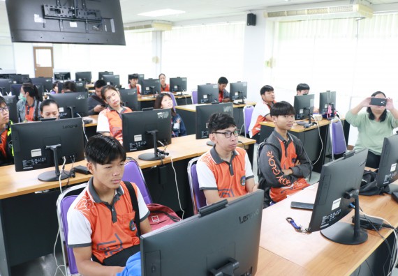 ภาพกิจกรรม  โปรแกรมวิชาวิทยาการคอมพิวเตอร์ จัดอบรมเชิงปฏิบัติการ Micro:bit ช่วงที่ 1