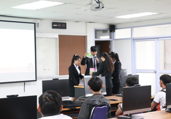 ภาพกิจกรรม  โปรแกรมวิชาวิทยาการคอมพิวเตอร์ จัดอบรมเชิงปฏิบัติการ Micro:bit ช่วงที่ 1