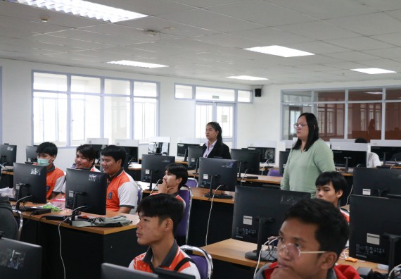 ภาพกิจกรรม  โปรแกรมวิชาวิทยาการคอมพิวเตอร์ จัดอบรมเชิงปฏิบัติการ Micro:bit ช่วงที่ 1