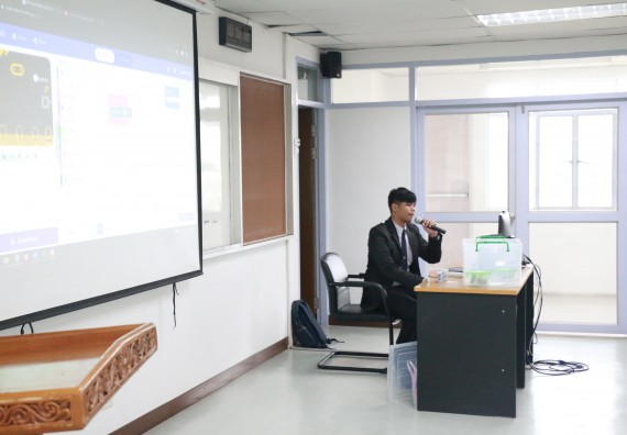 ภาพกิจกรรม  โปรแกรมวิชาวิทยาการคอมพิวเตอร์ จัดอบรมเชิงปฏิบัติการ Micro:bit ช่วงที่ 1