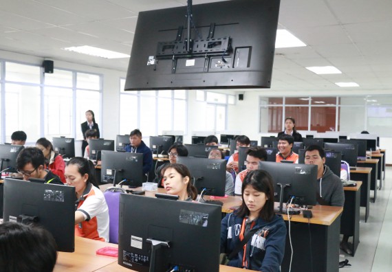 ภาพกิจกรรม  โปรแกรมวิชาวิทยาการคอมพิวเตอร์ จัดอบรมเชิงปฏิบัติการ Micro:bit ช่วงที่ 1