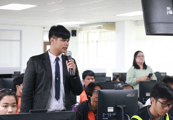 ภาพกิจกรรม  โปรแกรมวิชาวิทยาการคอมพิวเตอร์ จัดอบรมเชิงปฏิบัติการ Micro:bit ช่วงที่ 1