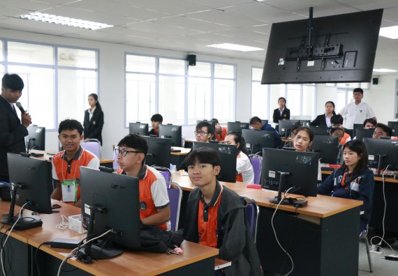 ภาพกิจกรรม  โปรแกรมวิชาวิทยาการคอมพิวเตอร์ จัดอบรมเชิงปฏิบัติการ Micro:bit ช่วงที่ 1