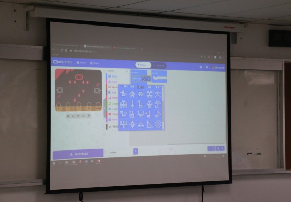 ภาพกิจกรรม  โปรแกรมวิชาวิทยาการคอมพิวเตอร์ จัดอบรมเชิงปฏิบัติการ Micro:bit ช่วงที่ 1