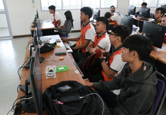 ภาพกิจกรรม  โปรแกรมวิชาวิทยาการคอมพิวเตอร์ จัดอบรมเชิงปฏิบัติการ Micro:bit ช่วงที่ 1