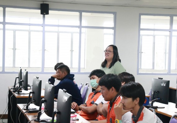 ภาพกิจกรรม  โปรแกรมวิชาวิทยาการคอมพิวเตอร์ จัดอบรมเชิงปฏิบัติการ Micro:bit ช่วงที่ 1