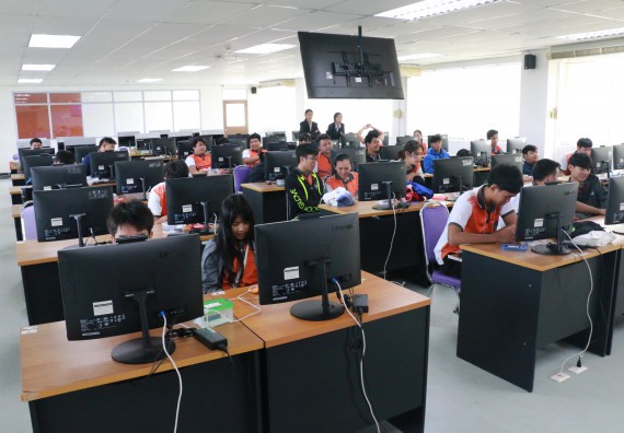 ภาพกิจกรรม  โปรแกรมวิชาวิทยาการคอมพิวเตอร์ จัดอบรมเชิงปฏิบัติการ Micro:bit ช่วงที่ 1