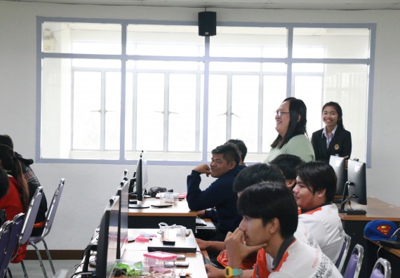 ภาพกิจกรรม  โปรแกรมวิชาวิทยาการคอมพิวเตอร์ จัดอบรมเชิงปฏิบัติการ Micro:bit ช่วงที่ 1