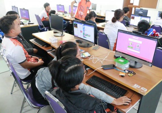 ภาพกิจกรรม  โปรแกรมวิชาวิทยาการคอมพิวเตอร์ จัดอบรมเชิงปฏิบัติการ Micro:bit ช่วงที่ 1