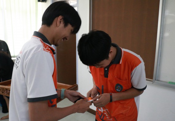 ภาพกิจกรรม  โปรแกรมวิชาวิทยาการคอมพิวเตอร์ จัดอบรมเชิงปฏิบัติการ Micro:bit ช่วงที่ 1