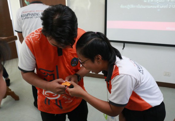 ภาพกิจกรรม  โปรแกรมวิชาวิทยาการคอมพิวเตอร์ จัดอบรมเชิงปฏิบัติการ Micro:bit ช่วงที่ 1