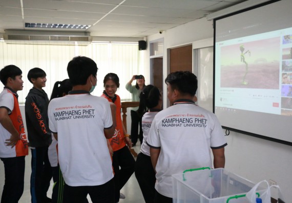 ภาพกิจกรรม  โปรแกรมวิชาวิทยาการคอมพิวเตอร์ จัดอบรมเชิงปฏิบัติการ Micro:bit ช่วงที่ 1