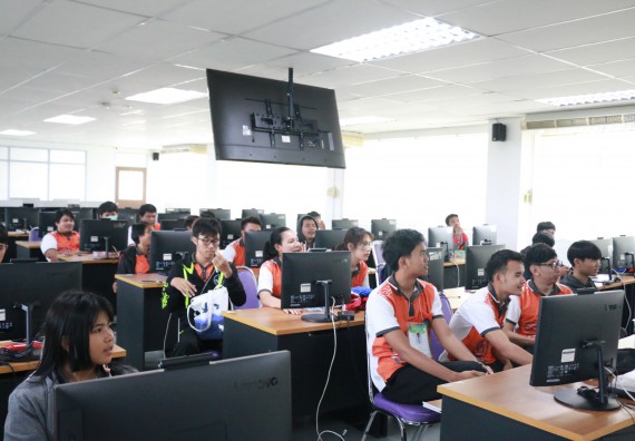 ภาพกิจกรรม  โปรแกรมวิชาวิทยาการคอมพิวเตอร์ จัดอบรมเชิงปฏิบัติการ Micro:bit ช่วงที่ 1