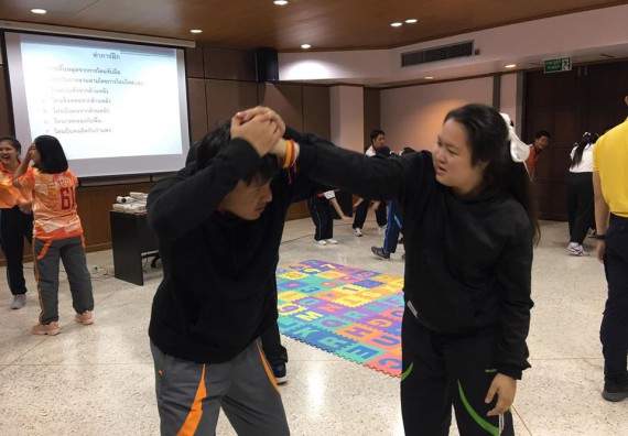 ภาพกิจกรรม โปรแกรมวิชาสาธารณสุขศาสตร์ จัดอบรมศิลปะการป้องกันตัว