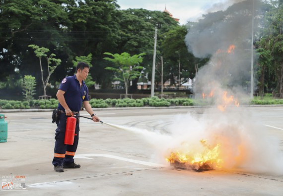 ภาพกิจกรรม คณะวิทยาศาสตร์และเทคโนโลยี เข้าร่วม โครงการป้องกันอัคคีภัยในสถานศึกษา และโครงการลดใช้พลังงาน