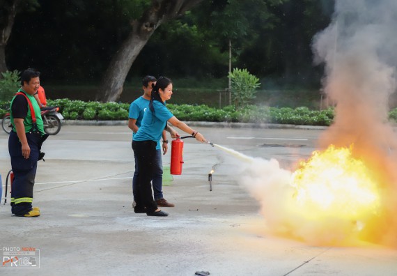 ภาพกิจกรรม คณะวิทยาศาสตร์และเทคโนโลยี เข้าร่วม โครงการป้องกันอัคคีภัยในสถานศึกษา และโครงการลดใช้พลังงาน