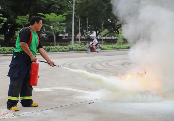 ภาพกิจกรรม คณะวิทยาศาสตร์และเทคโนโลยี เข้าร่วม โครงการป้องกันอัคคีภัยในสถานศึกษา และโครงการลดใช้พลังงาน