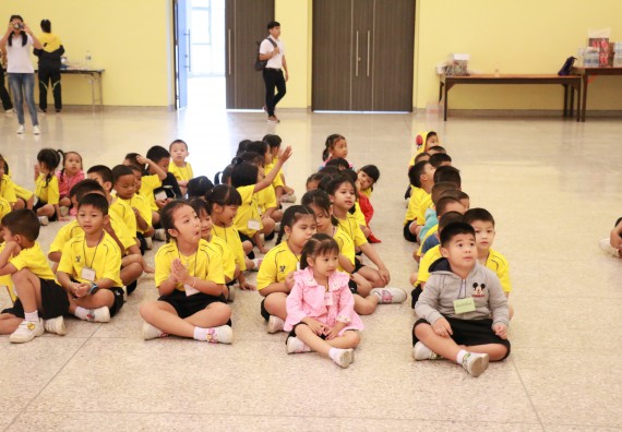 ภาพกิจกรรม คณะวิทยาศาสตร์และเทคโนโลยี จัดค่ายวิทยาศาสตร์โรงเรียนสาธิตฯ