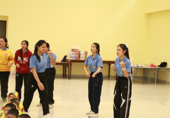 ภาพกิจกรรม คณะวิทยาศาสตร์และเทคโนโลยี จัดค่ายวิทยาศาสตร์โรงเรียนสาธิตฯ