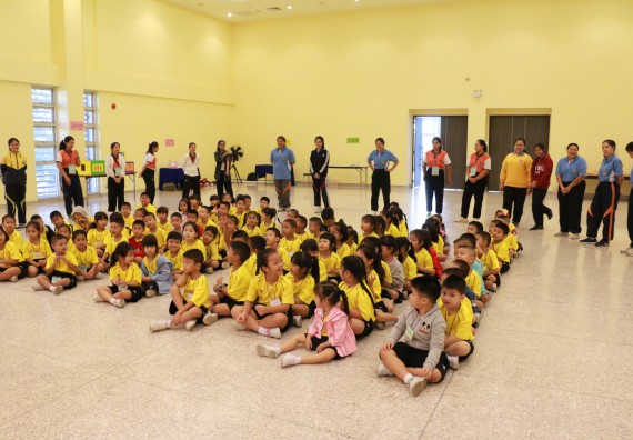 ภาพกิจกรรม คณะวิทยาศาสตร์และเทคโนโลยี จัดค่ายวิทยาศาสตร์โรงเรียนสาธิตฯ