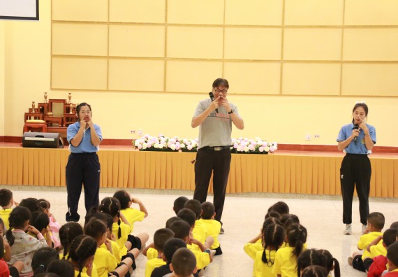 ภาพกิจกรรม คณะวิทยาศาสตร์และเทคโนโลยี จัดค่ายวิทยาศาสตร์โรงเรียนสาธิตฯ