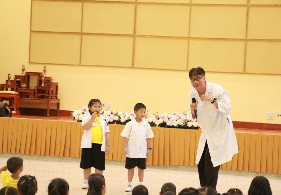 ภาพกิจกรรม คณะวิทยาศาสตร์และเทคโนโลยี จัดค่ายวิทยาศาสตร์โรงเรียนสาธิตฯ