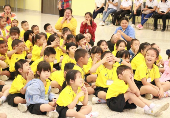 ภาพกิจกรรม คณะวิทยาศาสตร์และเทคโนโลยี จัดค่ายวิทยาศาสตร์โรงเรียนสาธิตฯ