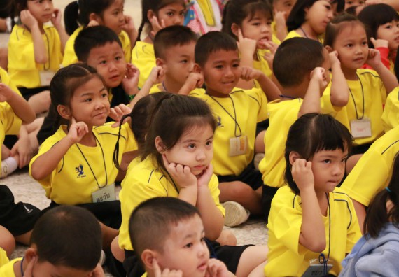 ภาพกิจกรรม คณะวิทยาศาสตร์และเทคโนโลยี จัดค่ายวิทยาศาสตร์โรงเรียนสาธิตฯ