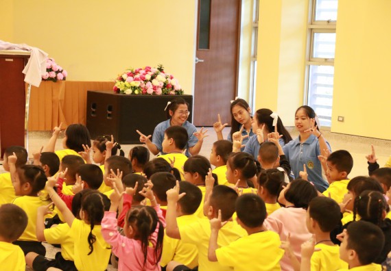 ภาพกิจกรรม คณะวิทยาศาสตร์และเทคโนโลยี จัดค่ายวิทยาศาสตร์โรงเรียนสาธิตฯ