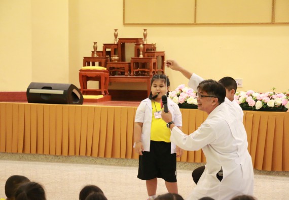 ภาพกิจกรรม คณะวิทยาศาสตร์และเทคโนโลยี จัดค่ายวิทยาศาสตร์โรงเรียนสาธิตฯ