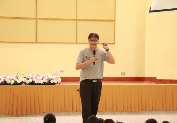 ภาพกิจกรรม คณะวิทยาศาสตร์และเทคโนโลยี จัดค่ายวิทยาศาสตร์โรงเรียนสาธิตฯ