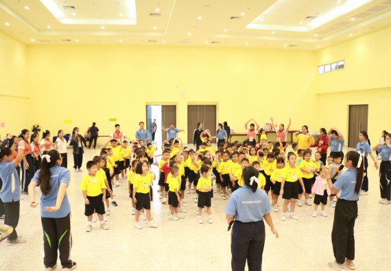 ภาพกิจกรรม คณะวิทยาศาสตร์และเทคโนโลยี จัดค่ายวิทยาศาสตร์โรงเรียนสาธิตฯ