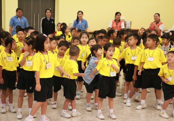 ภาพกิจกรรม คณะวิทยาศาสตร์และเทคโนโลยี จัดค่ายวิทยาศาสตร์โรงเรียนสาธิตฯ