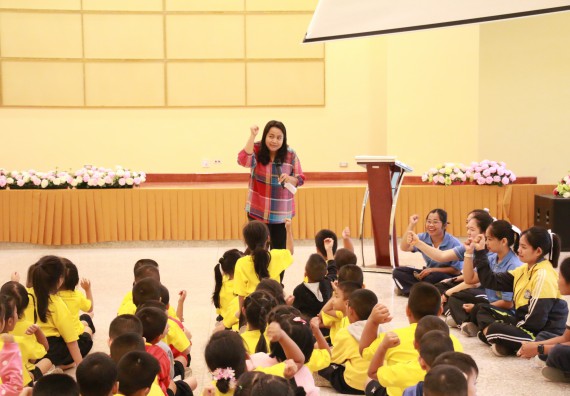 ภาพกิจกรรม คณะวิทยาศาสตร์และเทคโนโลยี จัดค่ายวิทยาศาสตร์โรงเรียนสาธิตฯ