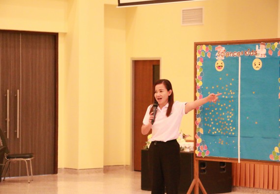 ภาพกิจกรรม คณะวิทยาศาสตร์และเทคโนโลยี จัดค่ายวิทยาศาสตร์โรงเรียนสาธิตฯ