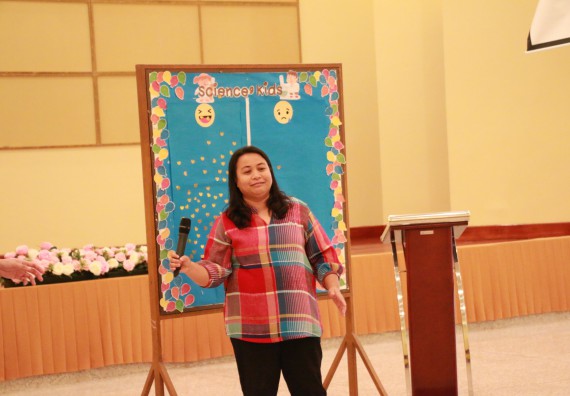 ภาพกิจกรรม คณะวิทยาศาสตร์และเทคโนโลยี จัดค่ายวิทยาศาสตร์โรงเรียนสาธิตฯ