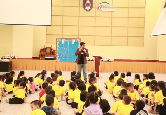 ภาพกิจกรรม คณะวิทยาศาสตร์และเทคโนโลยี จัดค่ายวิทยาศาสตร์โรงเรียนสาธิตฯ