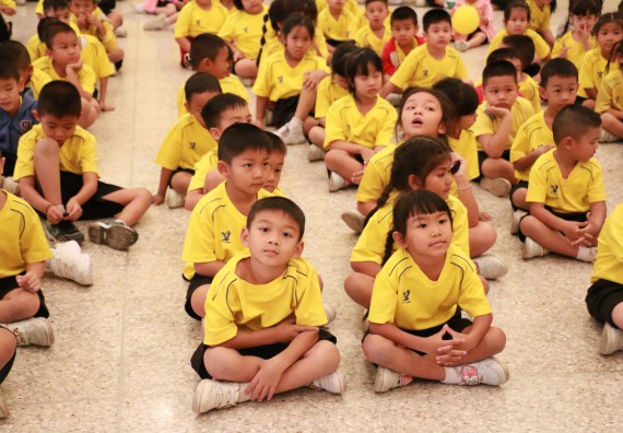 ภาพกิจกรรม คณะวิทยาศาสตร์และเทคโนโลยี จัดค่ายวิทยาศาสตร์โรงเรียนสาธิตฯ