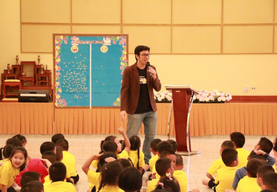 ภาพกิจกรรม คณะวิทยาศาสตร์และเทคโนโลยี จัดค่ายวิทยาศาสตร์โรงเรียนสาธิตฯ