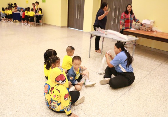 ภาพกิจกรรม คณะวิทยาศาสตร์และเทคโนโลยี จัดค่ายวิทยาศาสตร์โรงเรียนสาธิตฯ