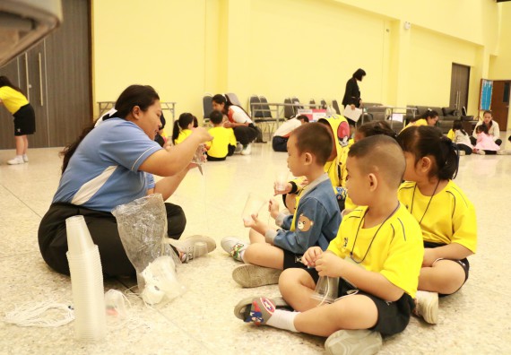 ภาพกิจกรรม คณะวิทยาศาสตร์และเทคโนโลยี จัดค่ายวิทยาศาสตร์โรงเรียนสาธิตฯ