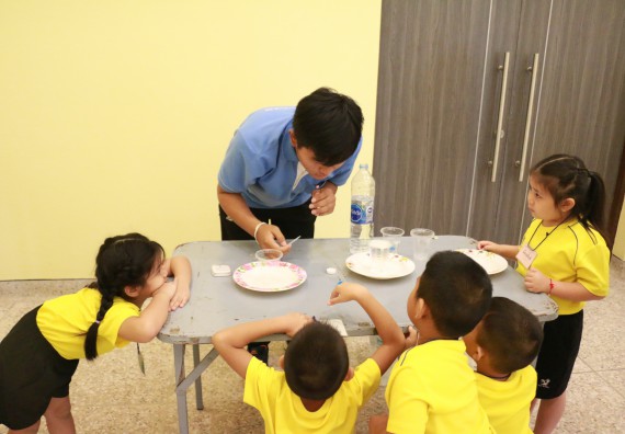 ภาพกิจกรรม คณะวิทยาศาสตร์และเทคโนโลยี จัดค่ายวิทยาศาสตร์โรงเรียนสาธิตฯ