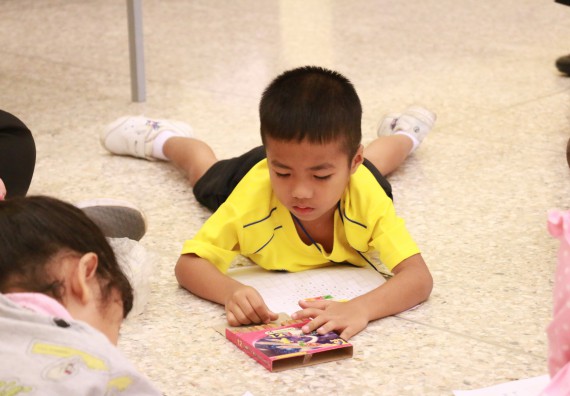 ภาพกิจกรรม คณะวิทยาศาสตร์และเทคโนโลยี จัดค่ายวิทยาศาสตร์โรงเรียนสาธิตฯ