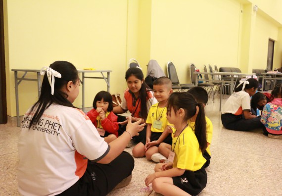 ภาพกิจกรรม คณะวิทยาศาสตร์และเทคโนโลยี จัดค่ายวิทยาศาสตร์โรงเรียนสาธิตฯ