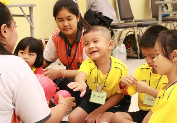 ภาพกิจกรรม คณะวิทยาศาสตร์และเทคโนโลยี จัดค่ายวิทยาศาสตร์โรงเรียนสาธิตฯ