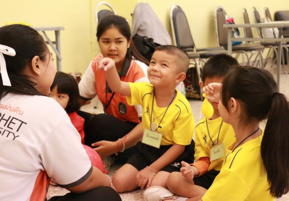 ภาพกิจกรรม คณะวิทยาศาสตร์และเทคโนโลยี จัดค่ายวิทยาศาสตร์โรงเรียนสาธิตฯ