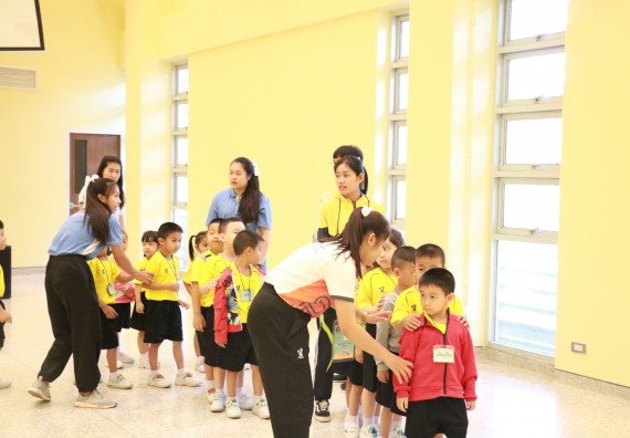 ภาพกิจกรรม คณะวิทยาศาสตร์และเทคโนโลยี จัดค่ายวิทยาศาสตร์โรงเรียนสาธิตฯ