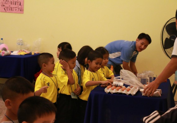 ภาพกิจกรรม คณะวิทยาศาสตร์และเทคโนโลยี จัดค่ายวิทยาศาสตร์โรงเรียนสาธิตฯ