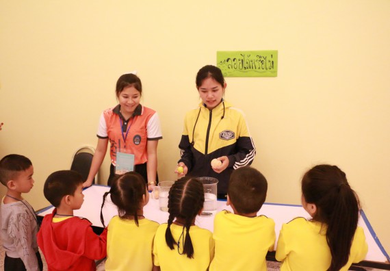 ภาพกิจกรรม คณะวิทยาศาสตร์และเทคโนโลยี จัดค่ายวิทยาศาสตร์โรงเรียนสาธิตฯ